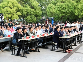 【安徽教育网首页】“青春喜迎十九大 坚定信念跟党走”beat365亚洲体育官方网站举办第十二届五四“共青杯”合唱节