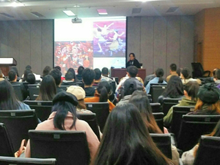 漆画艺术家范福安应邀到beat365美术学院讲学