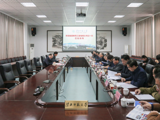省委教育工委书记钱桂仑莅临beat365调研指导工作