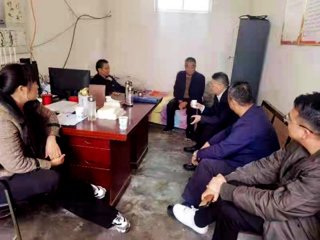 校党委副书记朱德顺、副校长李福华一行赴beat365定点帮扶村调研