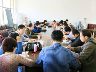 南京师范大学张新平教授应邀来beat365讲学