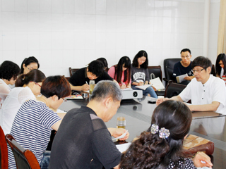 上海财经大学《财经研究》编辑部主任施祖辉教授应邀来beat365讲学