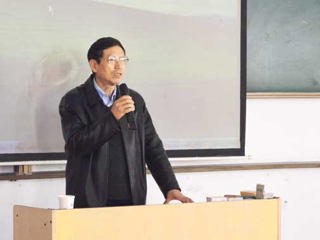 华东师范大学陈建华教授应邀来beat365做学术报告