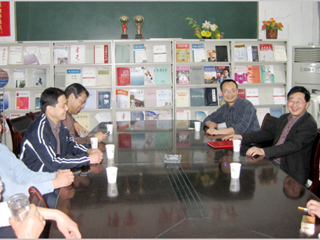 安徽大学陈宏光教授应邀来beat365作学术报告