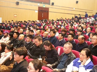 淮北市委书记汪华东一行观看beat365原创歌剧《向前》