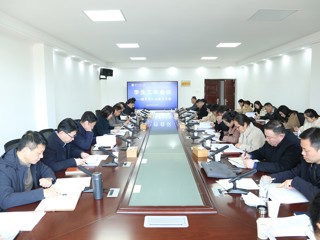 学校专题研讨辅导员队伍建设