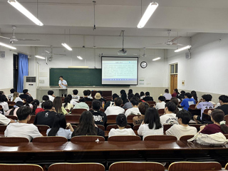 解码幸福密钥  赵小云教授为学生开展心理健康讲座