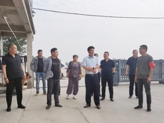 校党委书记毕明福赴前营村开展乡村振兴调研工作