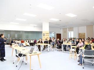 校工会（妇女联合会）举办“芳华‘更’迭 智慧守护”健康讲座